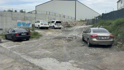 İstanbul’un Büyükçekmece ilçesinde evde 1 kişinin hayatını kaybettiği, 2 şahsın