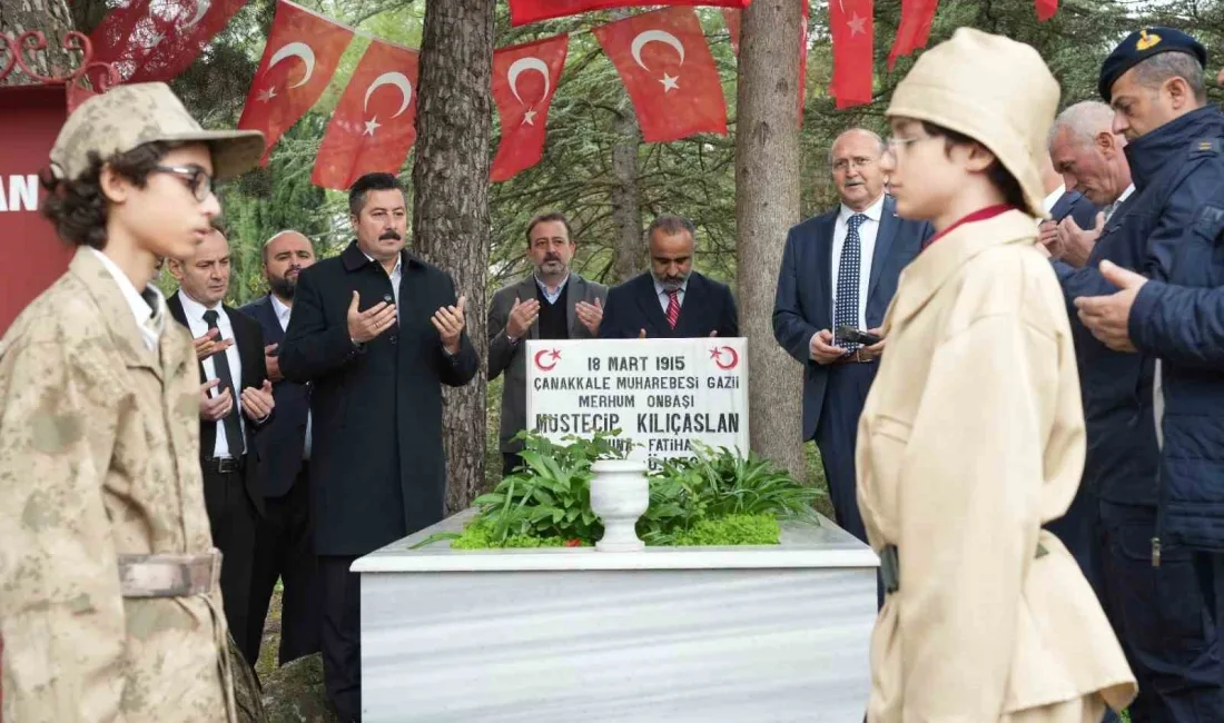 Çanakkale Savaşı’nda boğazı geçmeye çalışan Fransız denizaltısı Turkuaz’ı üç topçu