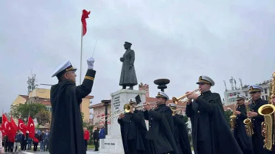 Çanakkale’de Cumhuriyet’in 103’üncü yıldönümünde 29 Ekim Cumhuriyet Bayramı dolayısıyla Cumhuriyet