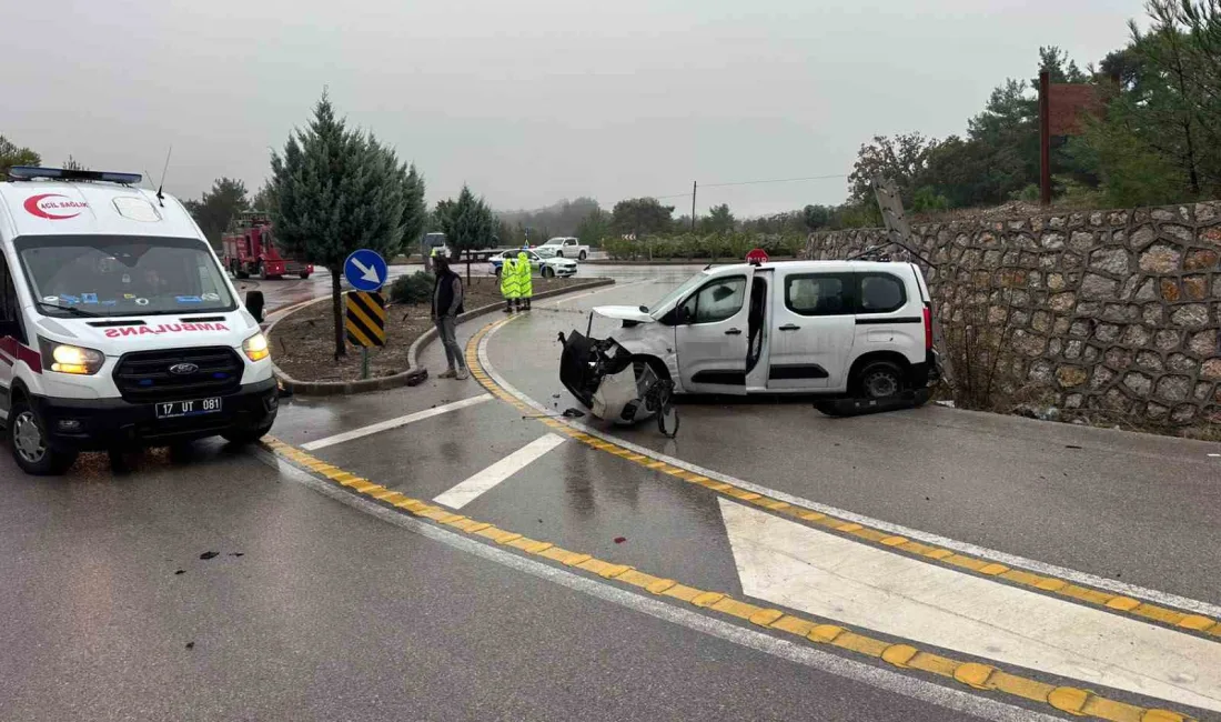 Çanakkale’nin Ayvacık ilçesinde yağışlı hava sebebiyle kontrolden çıkan hafif ticari