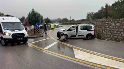 Çanakkale’nin Ayvacık ilçesinde yağışlı hava sebebiyle kontrolden çıkan hafif ticari