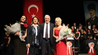 Cumhuriyet Bayramı kutlamaları kapsamında Nilüfer Belediyesi Türk Sanat Müziği Korosu