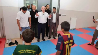 Darıca Belediyesi tarafından çocukların farklı spor branşlarıyla tanışması amacıyla düzenlenen