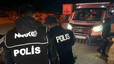 Balıkesir’in Edremit ilçesinde şok asayiş ve trafik uygulamalarında çeşitli suçlardan