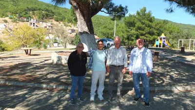 Edremit ilçesine bağlı Güre Kavurmacılar kırsal mahallesinde bulunan Gelin Çamı