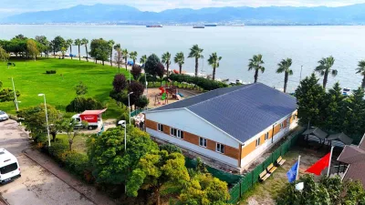 İzmit ilçesi Plajyolu mevkisinde emekli polislerin kullanımına sunulmak üzere yapımı