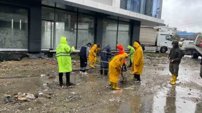 İstanbul’u etkisi altına alan sağanak yağışların ardından harekete geçen Esenyurt