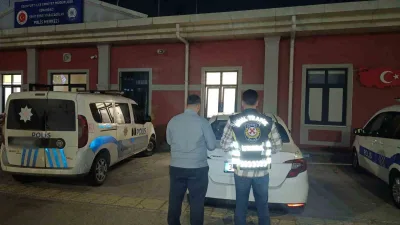 İstanbul Esenyurt’ta çıkan yol tartışmasında bir sürücüye, trafik güvenliğini tehlikeye