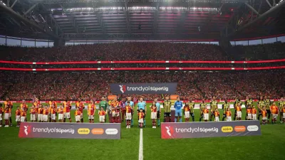 Galatasaray ile Fenerbahçe yarın oynanacak derbiyle 407. kez rakip olacak.