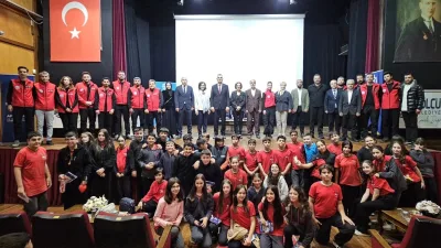 Gölcük’te 13 Ekim Afet Risklerinin Azaltılması Günü kapsamında düzenlenen panelde,