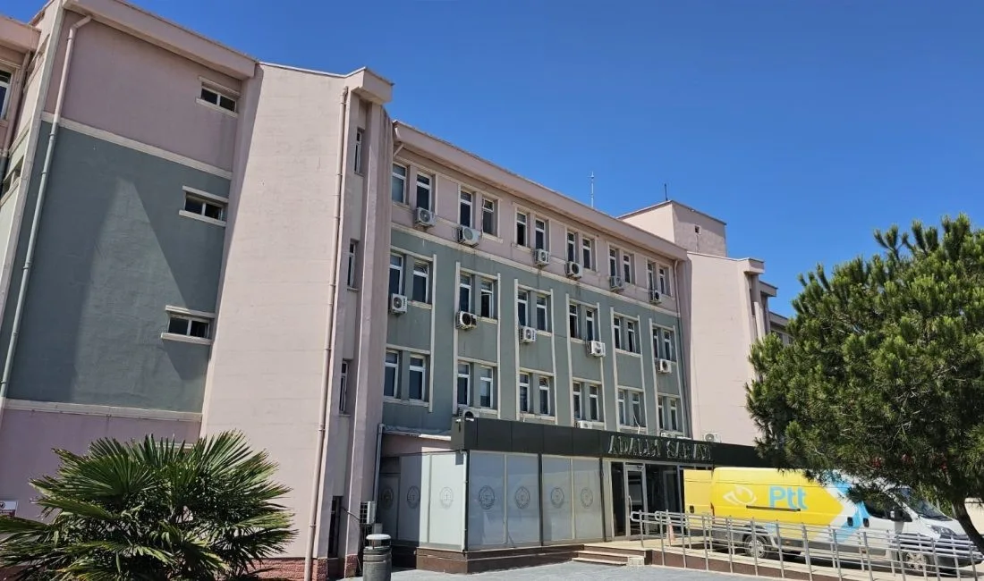 Balıkesir’in Gönen ilçesinde emlakçılık faaliyetleriyle bağlantılı dolandırıcılık iddialarına yönelik düzenlenen