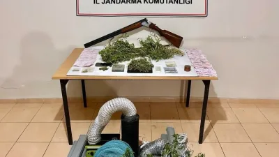 Balıkesir’in Gönen ilçesinde jandarma ekiplerince düzenlenen uyuşturucu operasyonunda, evinde uyuşturucu