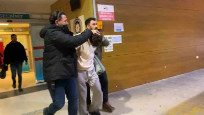 Bursa’nın İnegöl ilçesinde kız meselesi yüzünden çıktığı öne sürülen bıçaklı