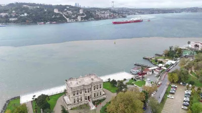 İstanbul’da etkili olan sağanak yağışların ardından İstanbul Boğazı çamurla kaplanarak