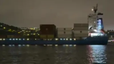 İstanbul Boğazı’nda arıza yaşayan 147 metrelik kuru yük gemisi kontrolsüzce