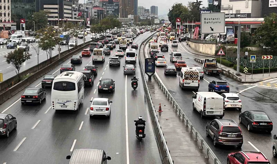 İstanbul’da sabahın ilk saatlerinden itibaren etkili olan sağanak yağış, mesai