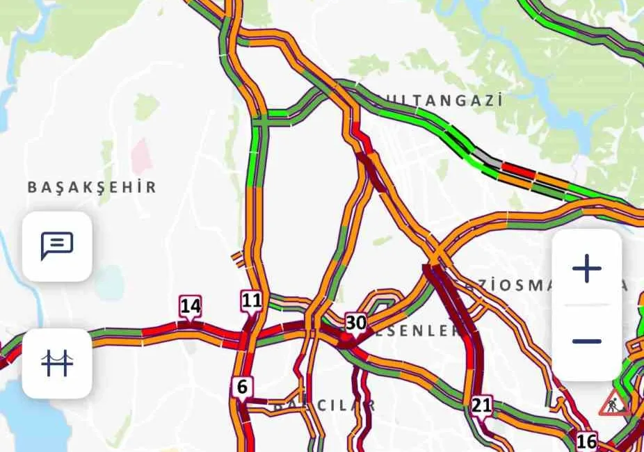 İstanbul’da etkili olan yağış nedeniyle kentin birçok noktasında trafik yoğunluğu