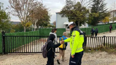 Bilecik’te jandarma ekipleri, okul çevrelerinde göz açtırmıyor. Bilecik İl Jandarma