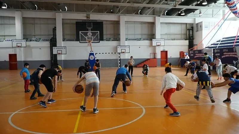 Kağıthane Belediyesi, çocukların sporla daha fazla iç içe olmalarını sağlamak