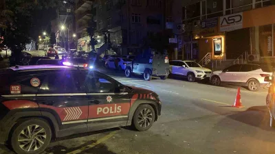 İstanbul Kağıthane’de oto yıkamacı dükkanı işleten Tolga Derebaşı (28), motosikletli