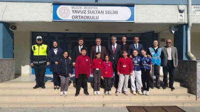 Bilecik’in Bozüyük ilçesinde Kaymakam Dr. Ahmet Naci Helvacı, okullarda incelemelerde