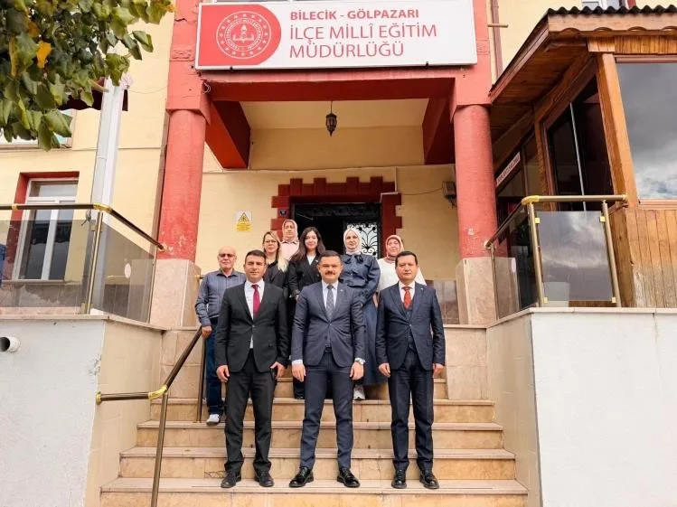 Bilecik’in Gölpazarı ilçesinde Kaymakam Onur Titiz, İlçe Millî Eğitim Müdürlüğü