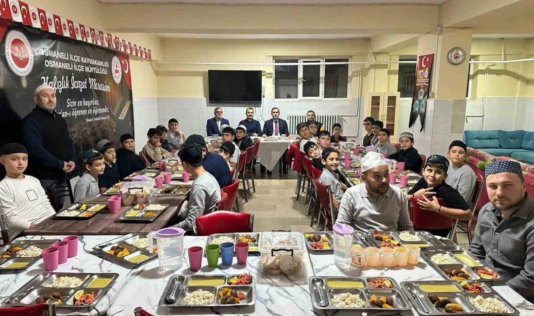 Bilecik’in Osmaneli ilçesinde Kaymakam Tahir Yılmaz hafızlık eğitimi alan öğrencilerle