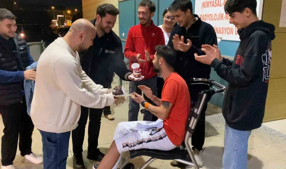 Bursa’nın İnegöl ilçesinde iki otomobilin çarpıştığı kazada yaralanan genç sürücüye,