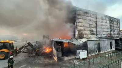 Kırklareli’nin Çakıllı beldesindeki bir ilaç fabrikasında yangın çıktı. Edinilen bilgiye