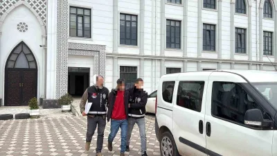 Kocaeli’nin Körfez ilçesinde yatak odasında arkadaşına ait eşofman bulduğunu iddia