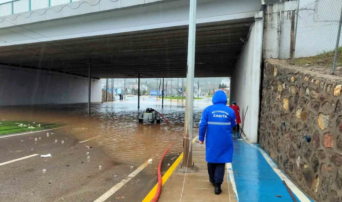 Kocaeli Büyükşehir, sağanakla mücadele için 897 personel ve 512 araçla ...