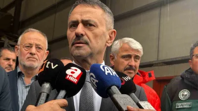 Kocaeli Valisi İlhami Aktaş, sağanak nedeniyle dereye düşen aracı bulunan