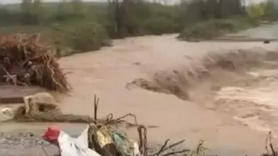 Kocaeli genelinde gece saatlerinden itibaren etkisini artıran kuvvetli sağanak yağış,