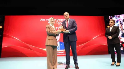 Türkiye Voleybol Federasyonu Başkanı Mehmet Akif Üstündağ, Gebze Ticaret ve