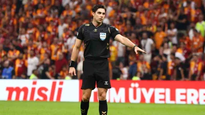 FIFA kokartlı hakem Mehmet Türkmen, UEFA Konferans Ligi’nde oynanacak St.