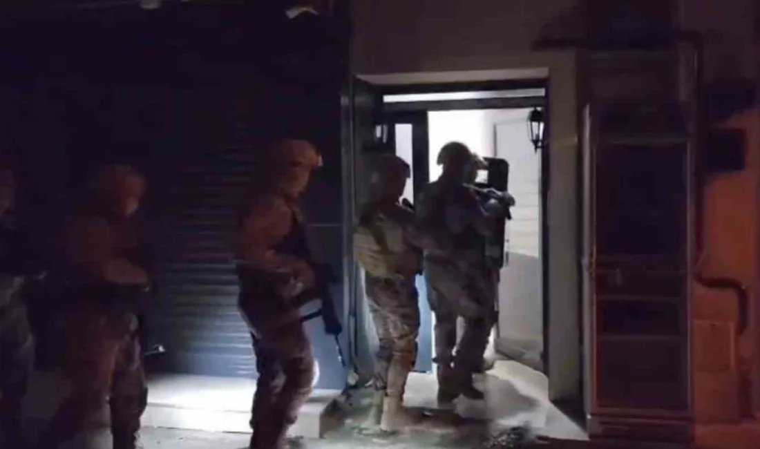 Sakarya’da DEAŞ silahlı terör örgütüne yönelik düzenlenen operasyonda gözaltına alınan