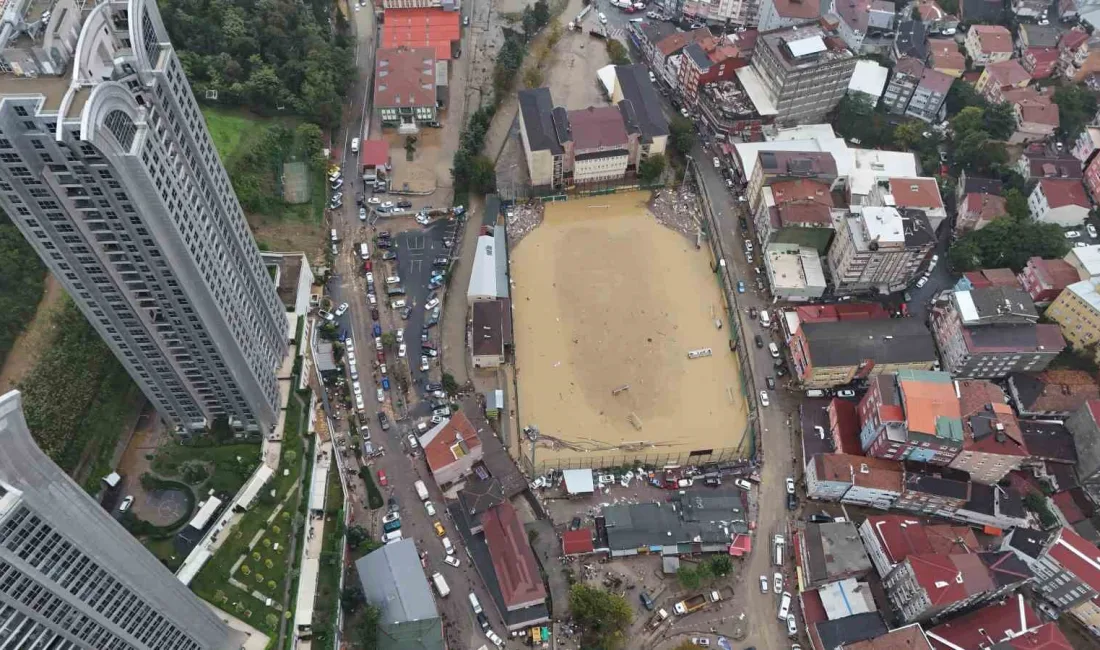 Sarıyer Ayazağa’da şiddetli yağış ve sel suları ev, işyeri ve