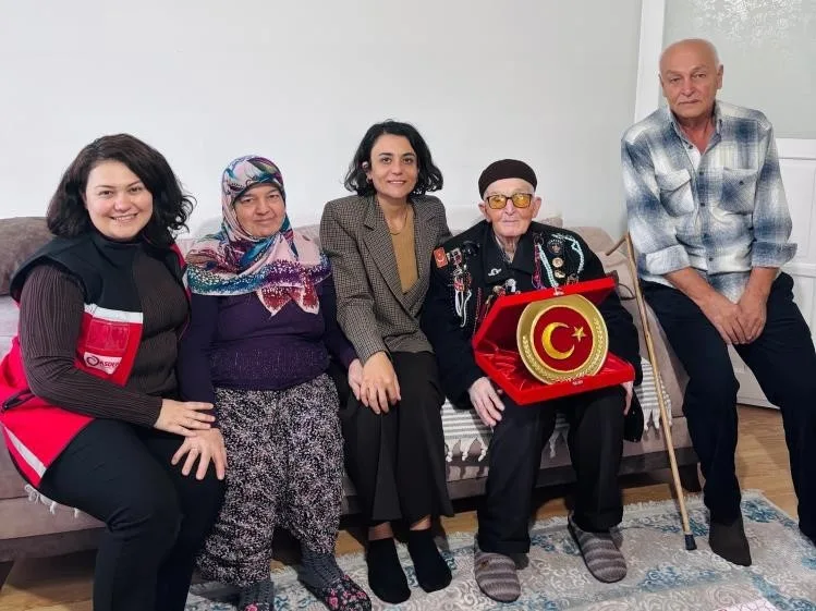 Bilecik’te şehit ailesine vefa ziyareti gerçekleştirildi. Bilecik’te, 1976 yılında İstanbul’un