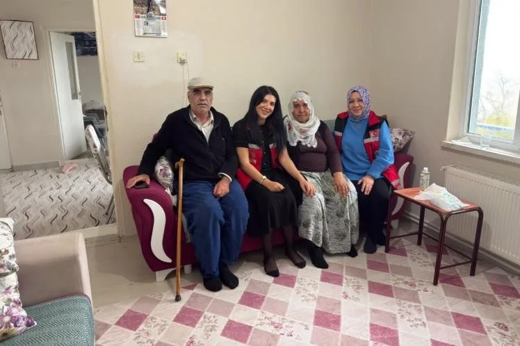 Bilecik’te şehit ailesine vefa ziyareti gerçekleştirildi. Bilecik Aile ve Sosyal
