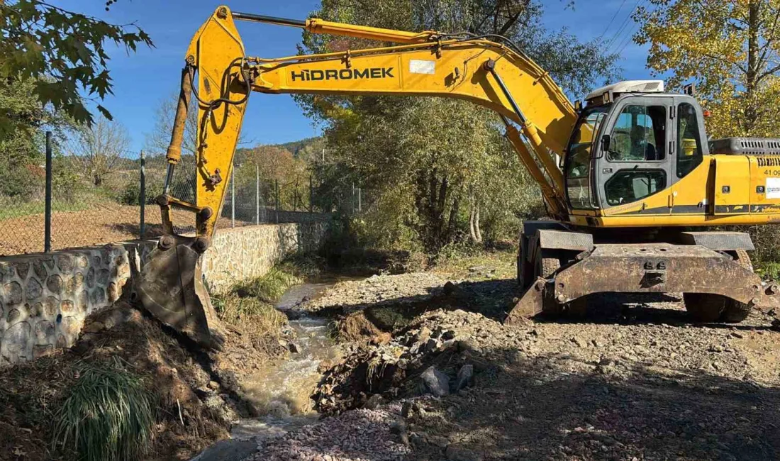 Kocaeli’nin Körfez ilçesi Alihocalar Mahallesi’nde sel nedeniyle kapanan dere geçiş