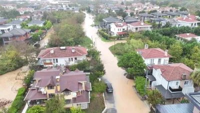 İstanbul’da etkili olan sağanak yağışın ardından Şile’de su baskınları yaşandı.