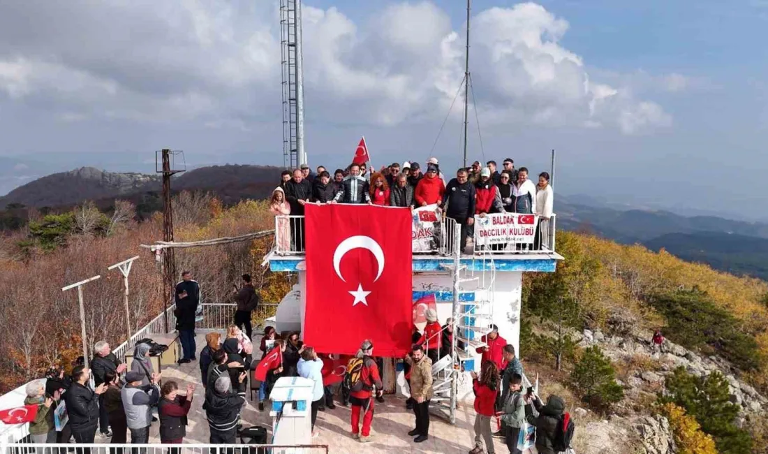 Balıkesir’in Sındırgı ilçesinde Cumhuriyet’in 103’üncü kuruluş yıl dönümü etkinlikleri kapsamında