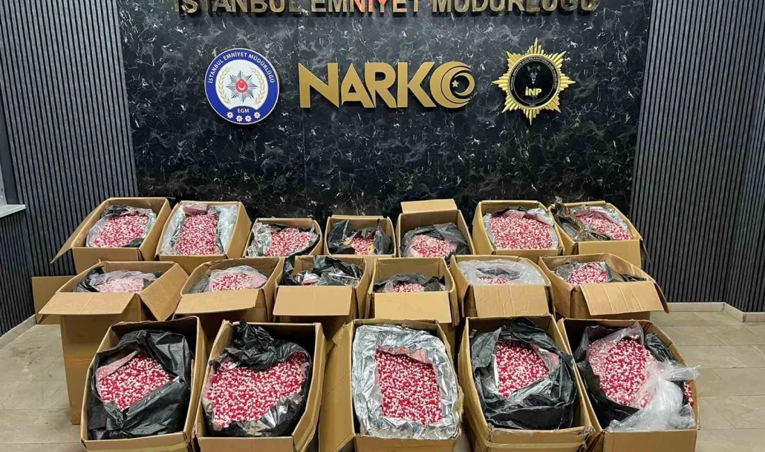Sultanbeyli’de narkotik ekiplerinin bir araca düzenlediği operasyonda, 18 koli içerisinde