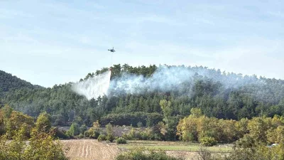 Çanakkale’nin Çan ilçesinde tarım arazisinde başlayarak ormana sıçrayan yangın Orman