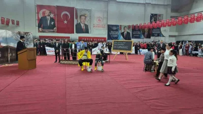 Tekirdağ’ın Süleymanpaşa ilçesinde 29 Ekim Cumhuriyet Bayramı coşkuyla kutlandı. Düzenlenen