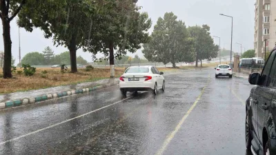 Meteoroloji Genel Müdürlüğü’nün uyarılarının ardından Tekirdağ’ın Süleymanpaşa ilçesinde öğleden sonra