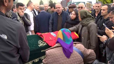 “Zor”, “Sen Gibi”, “Benmişim” gibi unutulmaz şarkılara imza atan, gerçek