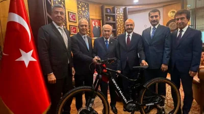 Türkiye Bisiklet Federasyonu Başkanı Emin Müftüoğlu ve beraberindeki yönetim kurulu