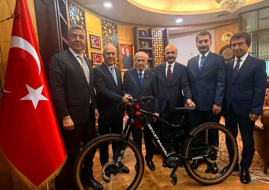 Türkiye Bisiklet Federasyonu Başkanı Emin Müftüoğlu ve beraberindeki yönetim kurulu