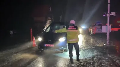 Bursa’da Uludağ’da etkili olan kar yağışıyla birlikte kar kalınlığı 20